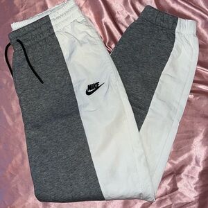 Nike Windbreaker Sweats